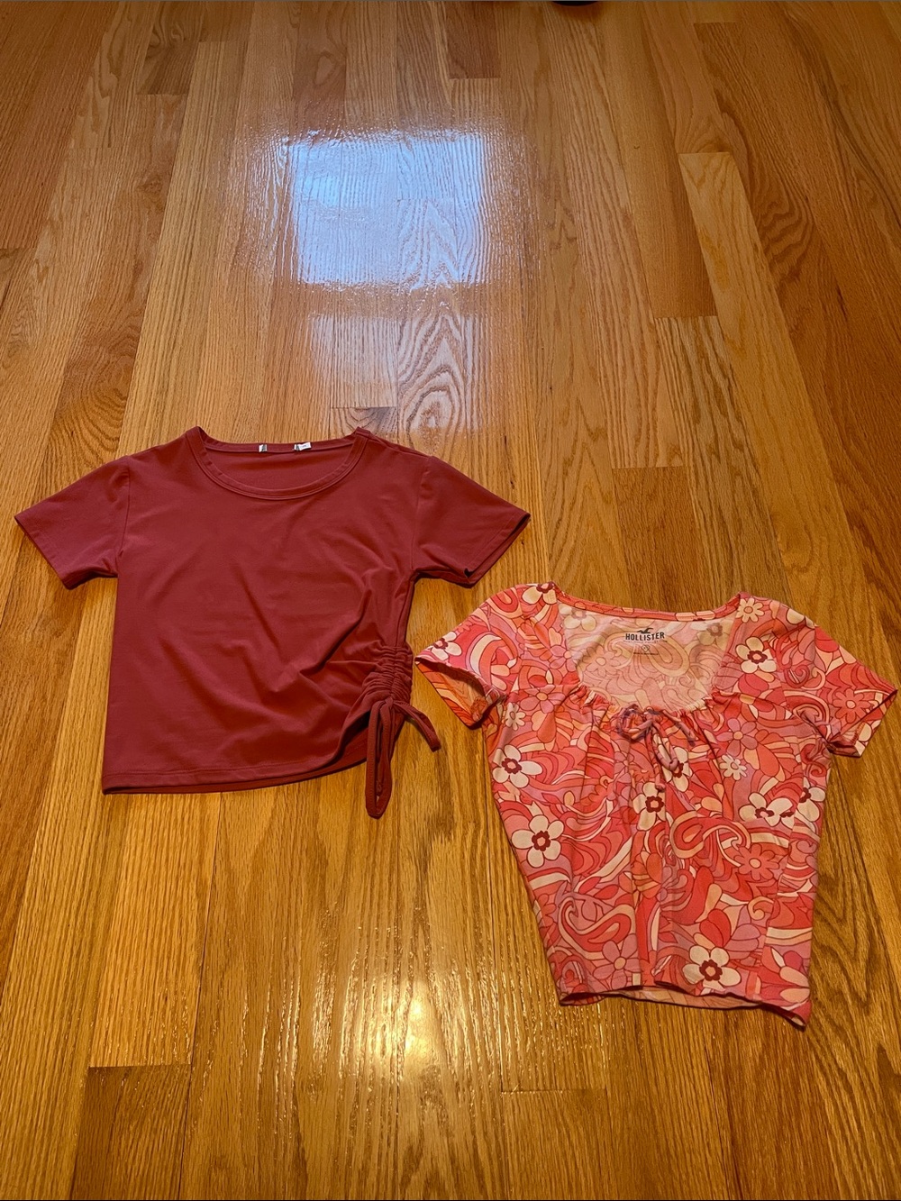 Red and pink crop top bundle